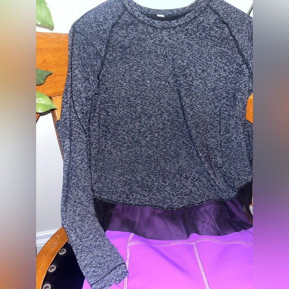 Lululemon long sleeve 🤍 - Picture 5 of 5